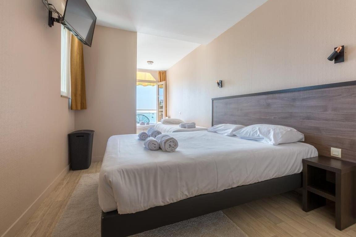 Les Pieds Dans L'Eau - Bel Appartement - Vue Mer Cancale Luaran gambar