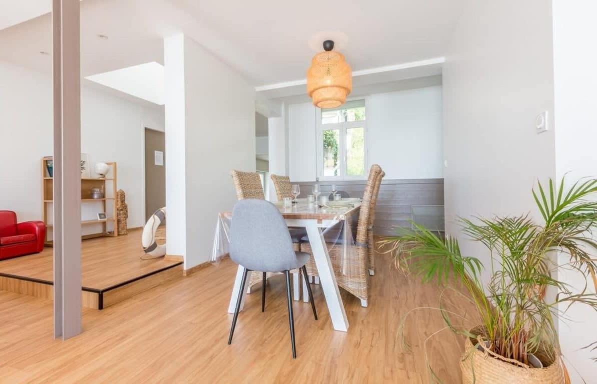 Les Pieds Dans L'Eau - Bel Appartement - Vue Mer Cancale Luaran gambar